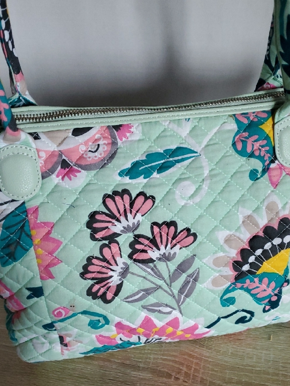 Vera Bradley Mint Flowers Carson East West Tote with Matching Accessories - Picture 3 of 9